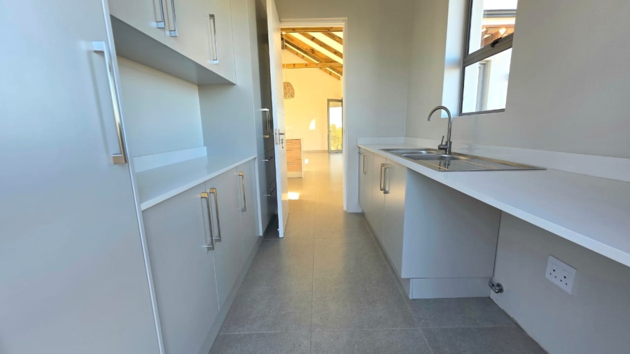 To Let 3 Bedroom Property for Rent in Blue Mountain Village Western Cape